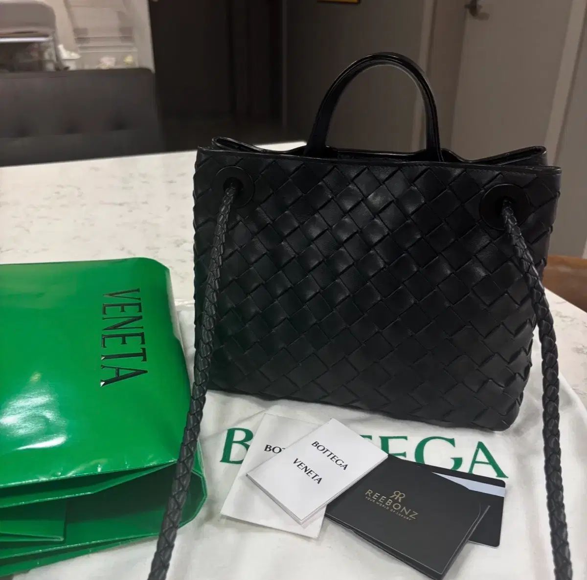 BOTTEGA VENETA ボッテガ・ヴェネタ アンドゥアモ スモール ブラック 出品