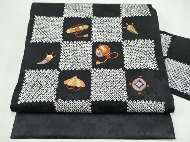 平和屋着物●九寸名古屋帯　絞り　総刺繍　駒刺繍　市松宝尽くし文　黒地　正絹　逸品　CABI9115hy