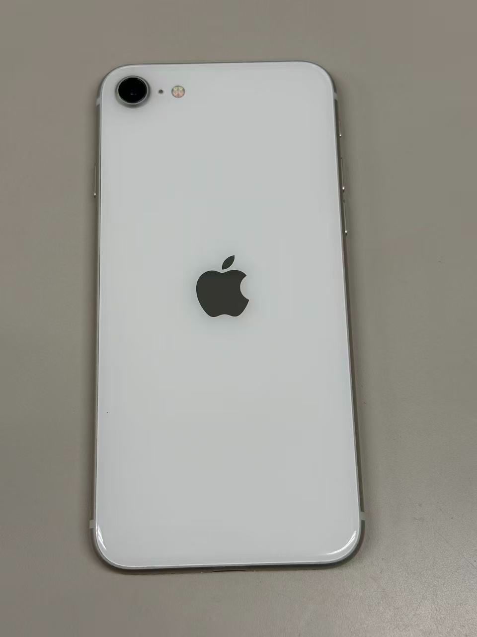 動作正常品】電池100% SIMフリー iPhone SE(第3世代) 64GB スター