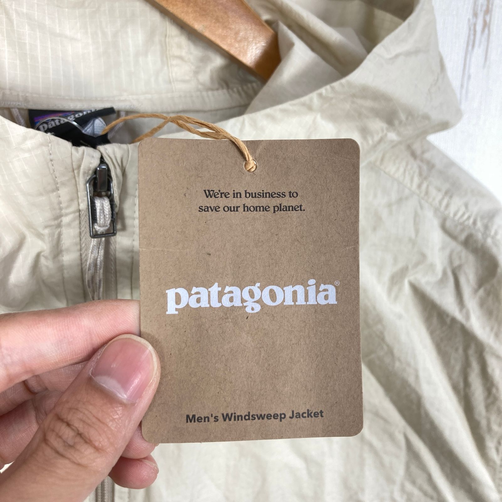 ✉️Men's L ベージュ系 2025 Patagonia ( パタゴニア ) ウインド