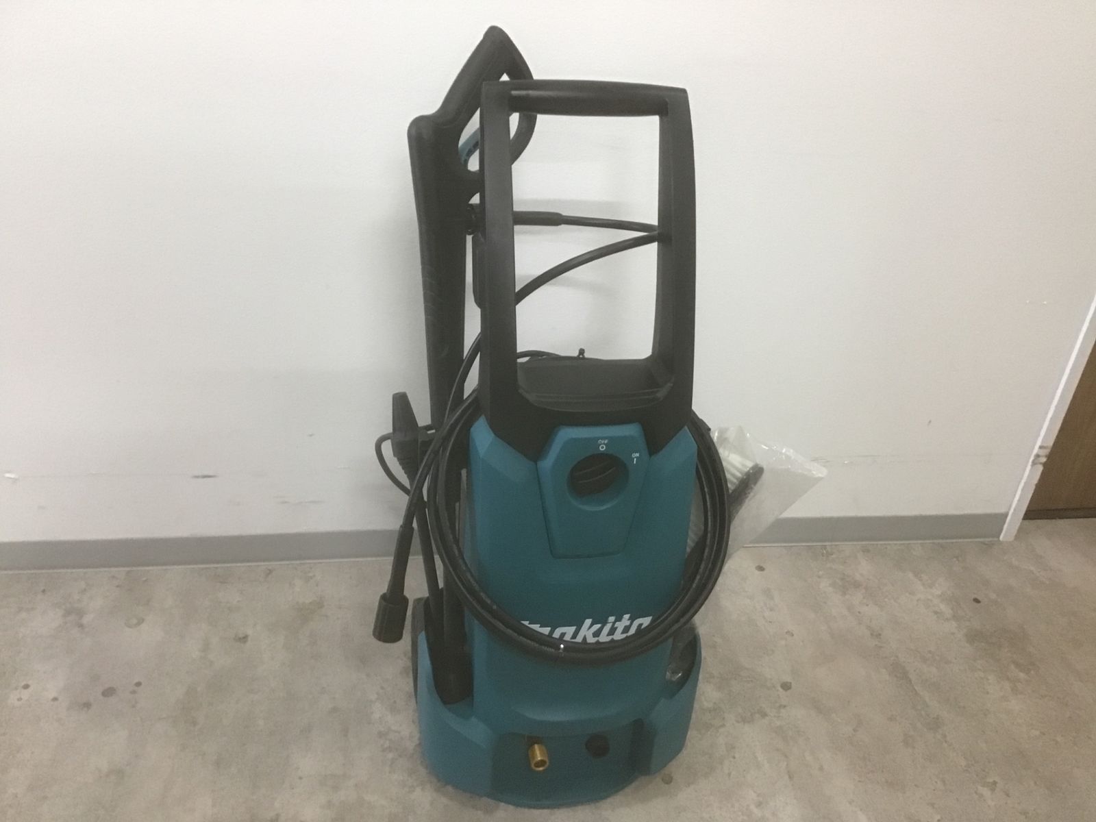 【中古B動作品】マキタmakita 高圧洗浄機 シンプル機能タイプ 100V 50/60Hz MHW0810●アクトツール富山店●P福