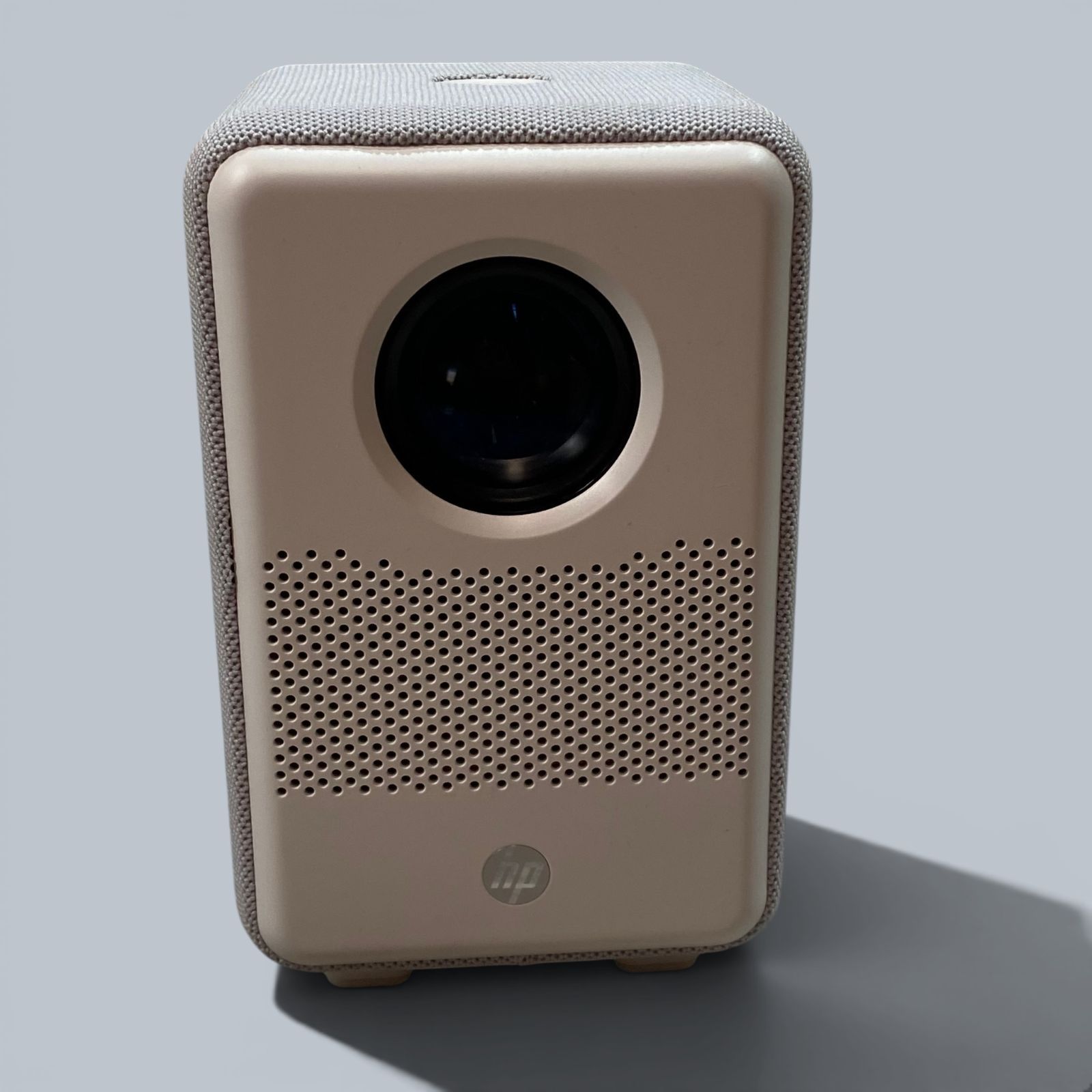 HP ヒューレット・パッカード シネマ プロジェクター CC200 ホワイト グレー KT60-G-KG