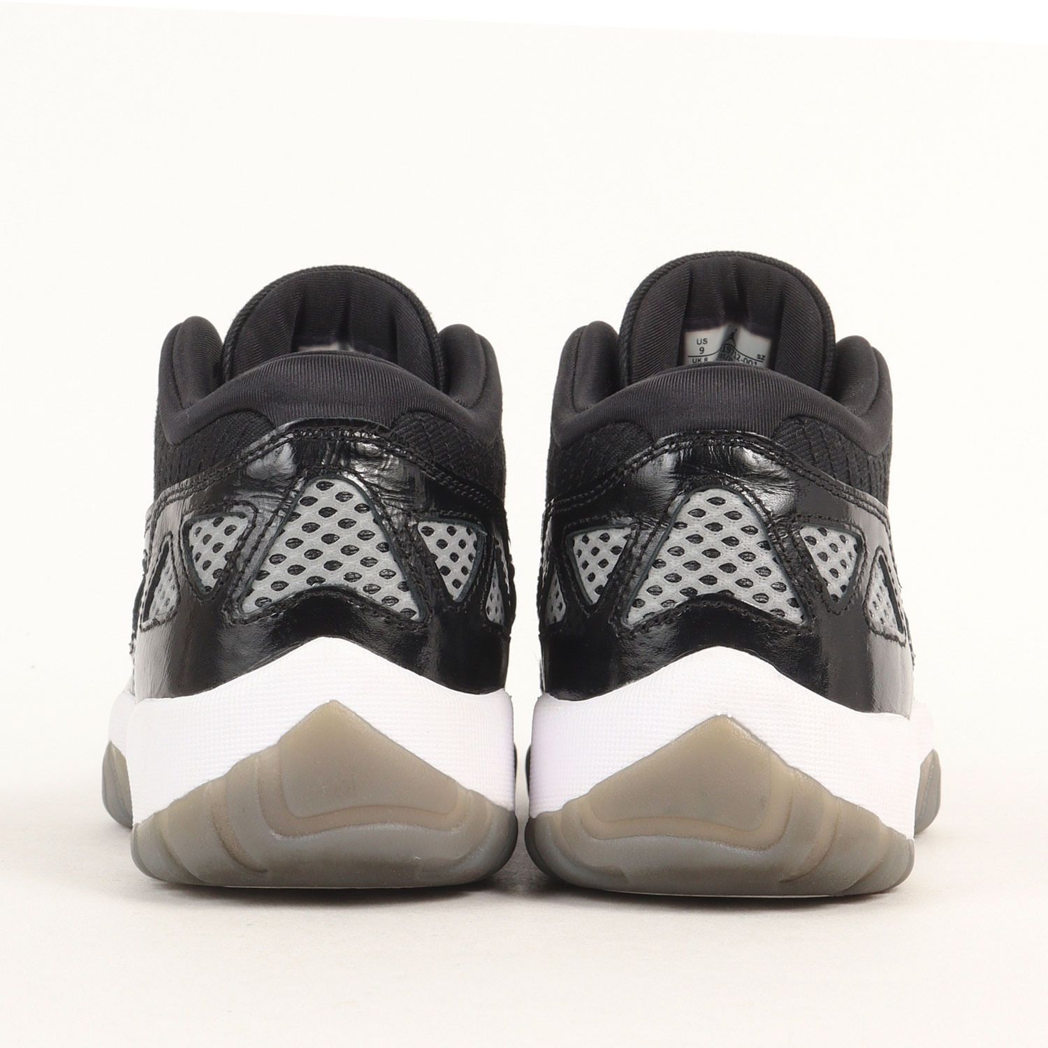 美品】NIKE ナイキ サイズ:US9(27.0cm) AIR JORDAN 11 RETRO LOW IE