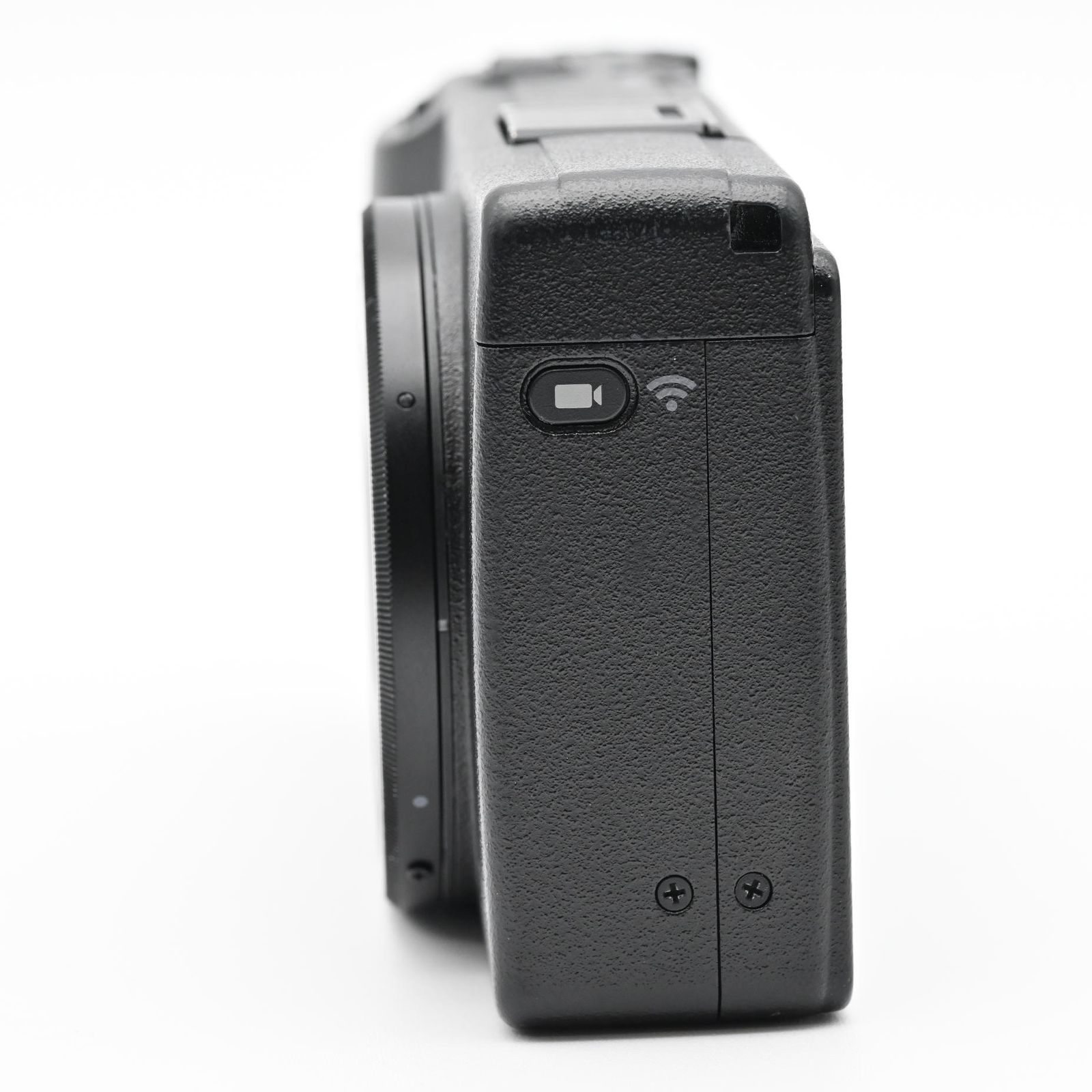 RICOH GR III ショット数はわずか1770回! 美品ほぼ未使用に近い