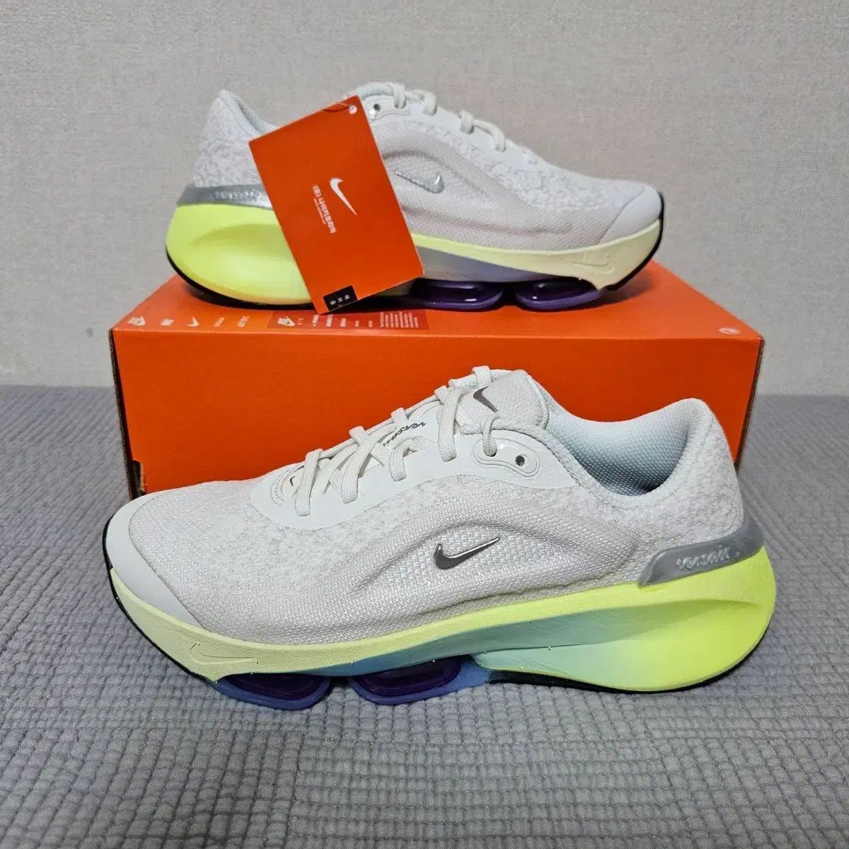 230) NIKE エア バーセ ランニングシューズ