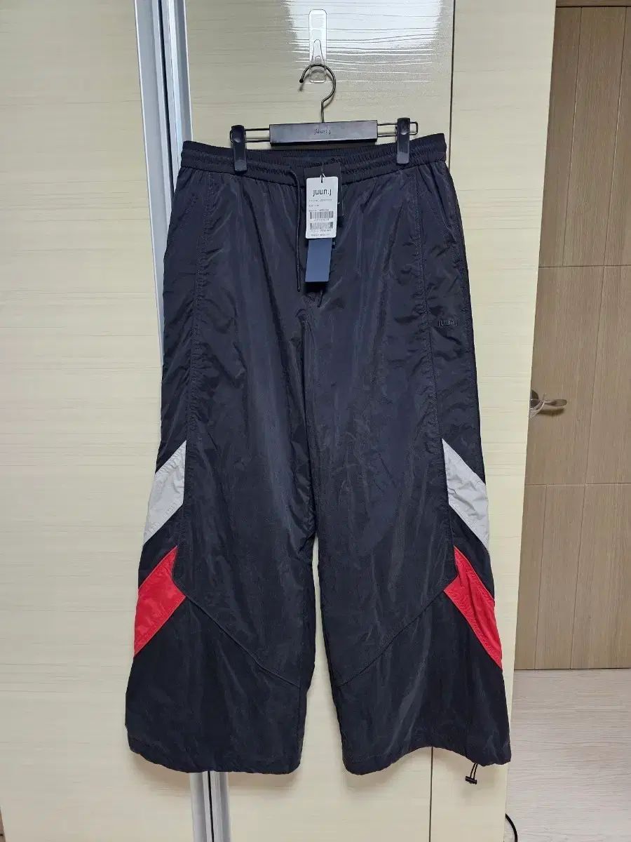 Juun.J ジュンジェイ トラック2 パンツ レッド 48
