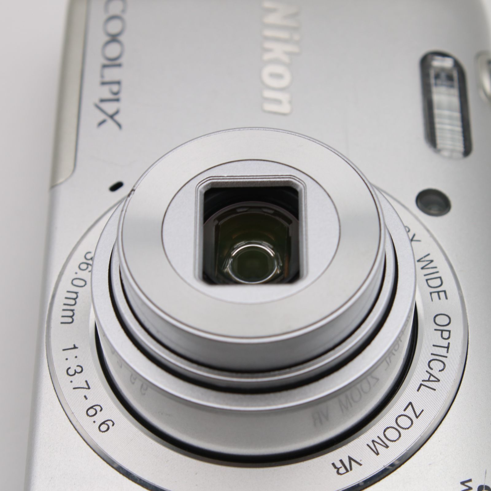 美品】 Nikon COOLPIX A300 光学8倍ズーム 2005万画素 シルバー