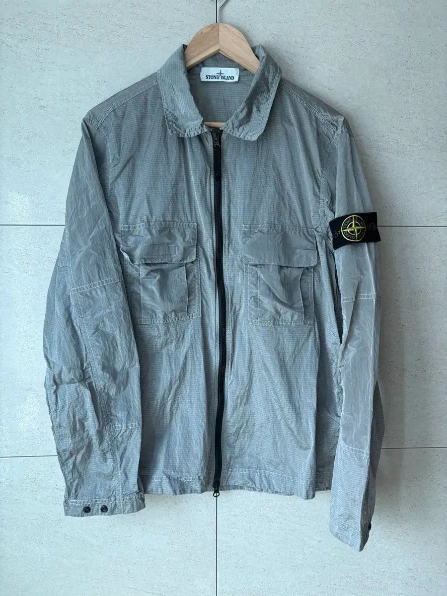 M デパート購入 STONE ISLAND ストーンアイランド ナイロンメタル オーバーサイズシャツ アイス
