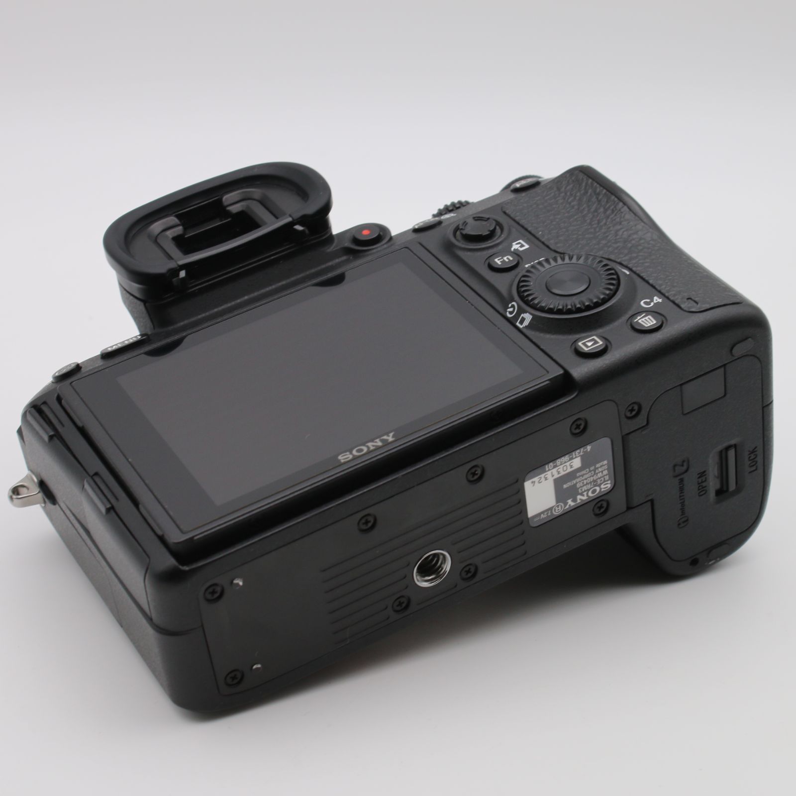 極上品】 SONY α7R III ボディ ILCE-7RM3 有効約4240万画素フルサイズ