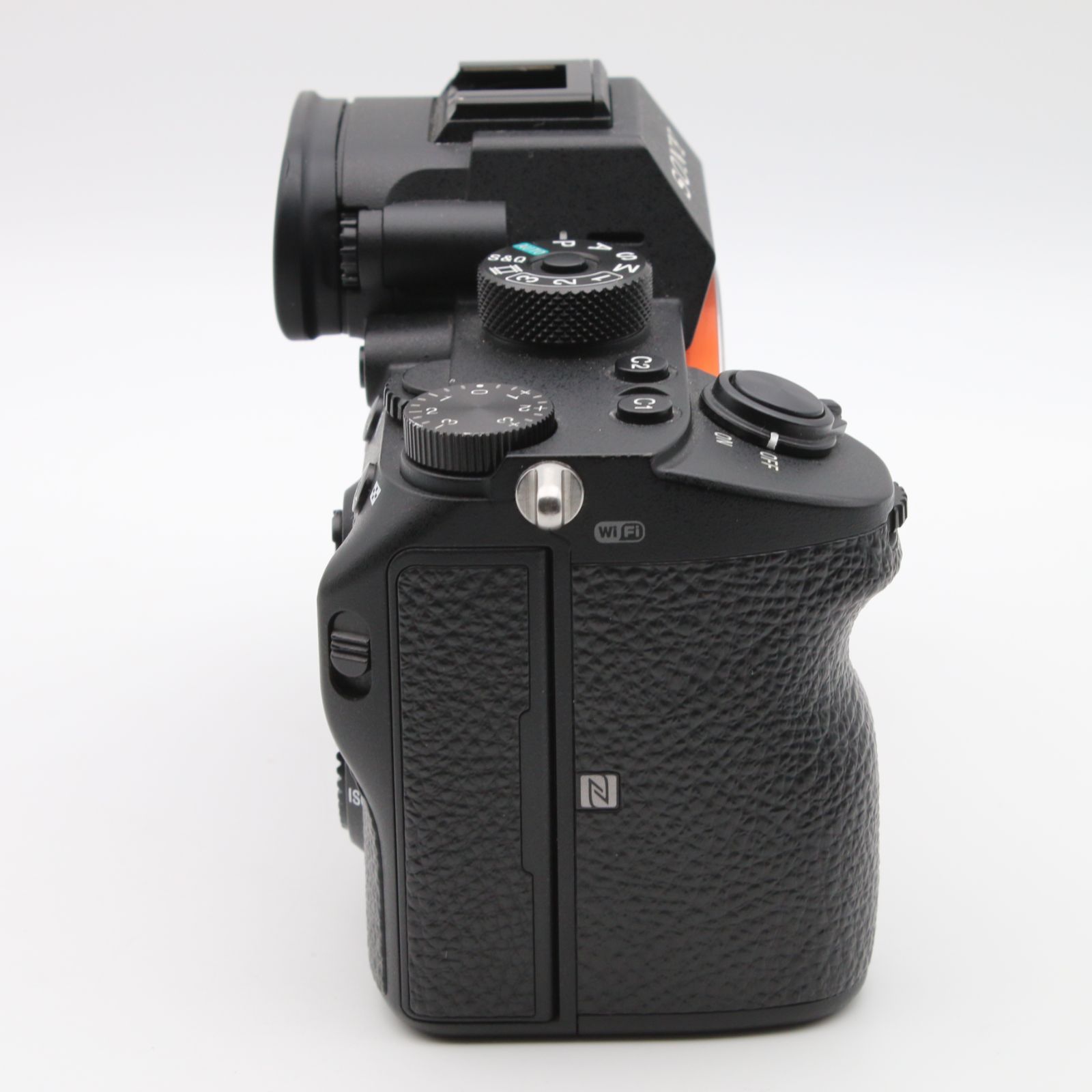 極上品】 SONY α7R III ボディ ILCE-7RM3 有効約4240万画素フルサイズ