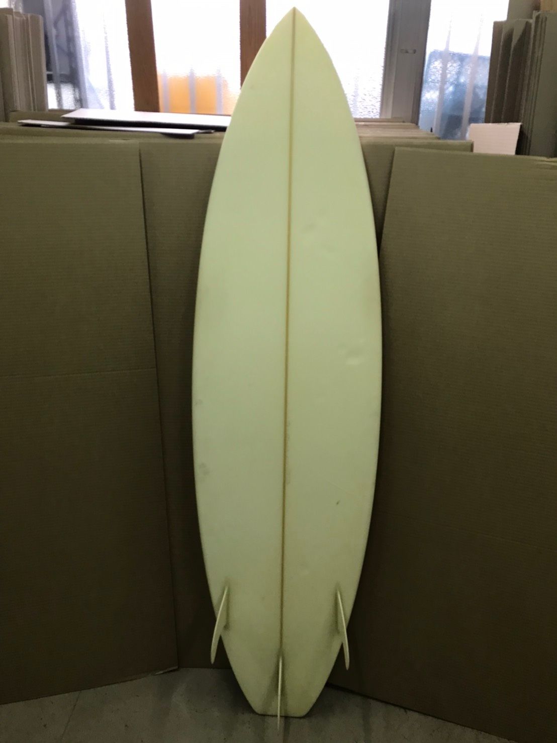 直接引取V55578 メーカー 型番不明 サーフボード 長さ192×幅48.5cm