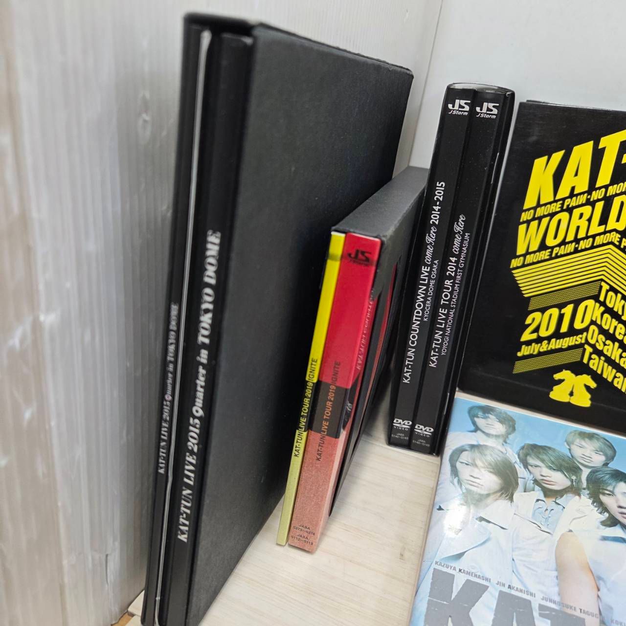送料無料S94963 KAT-TUN カトゥーン CD DVD 9点セット まとめ 男性
