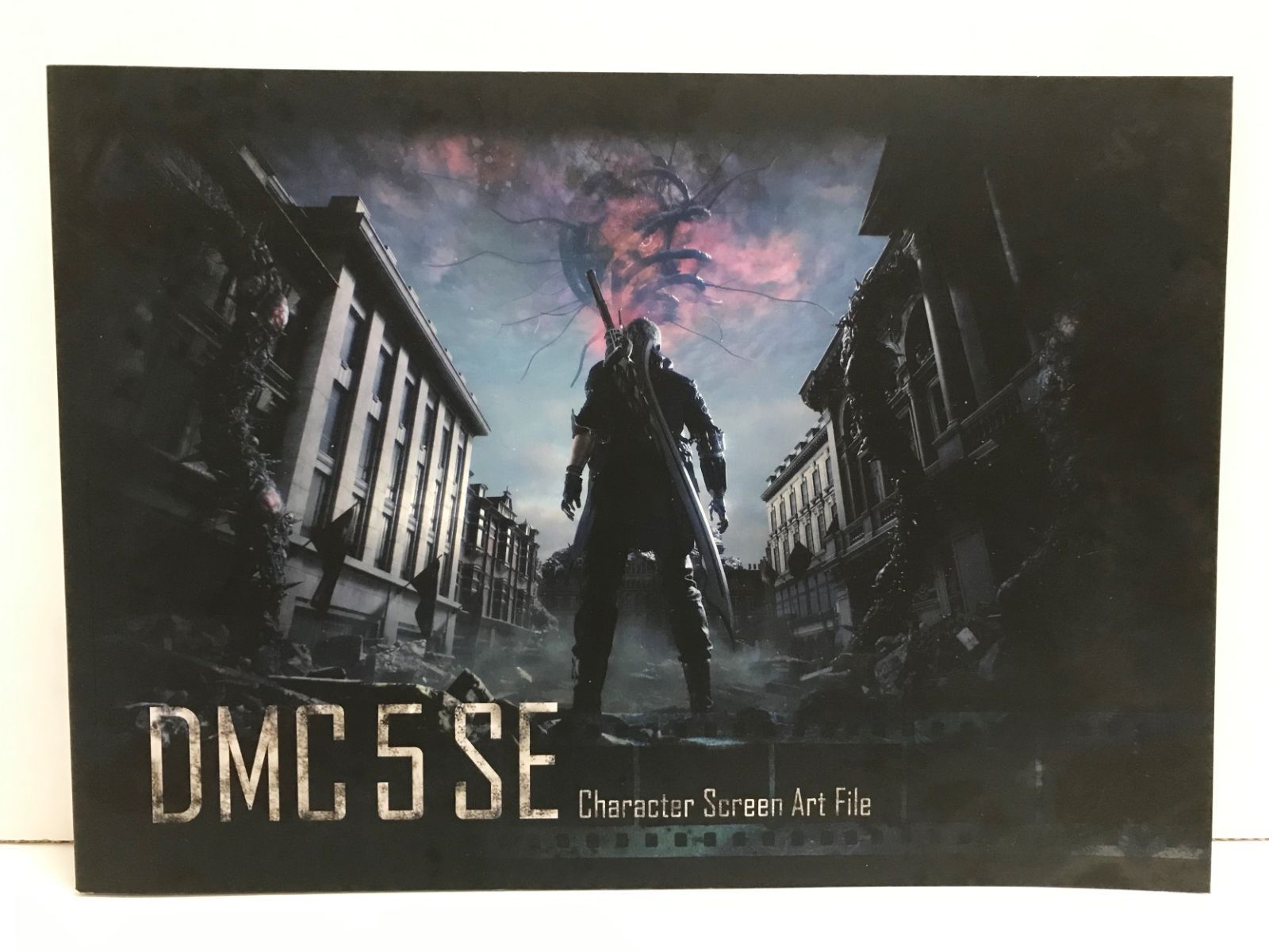 24. Devil May Cry 5 Special Edition Character Screen Art File ◆