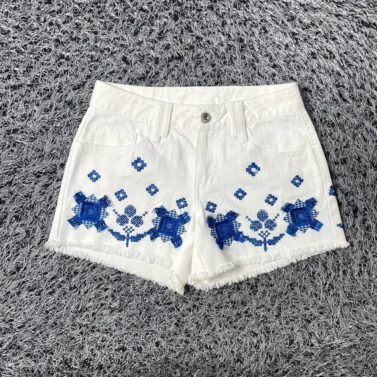 O2nd オッズセカンド レディース 刺繍 ショーツ ハーフパンツ 24-25