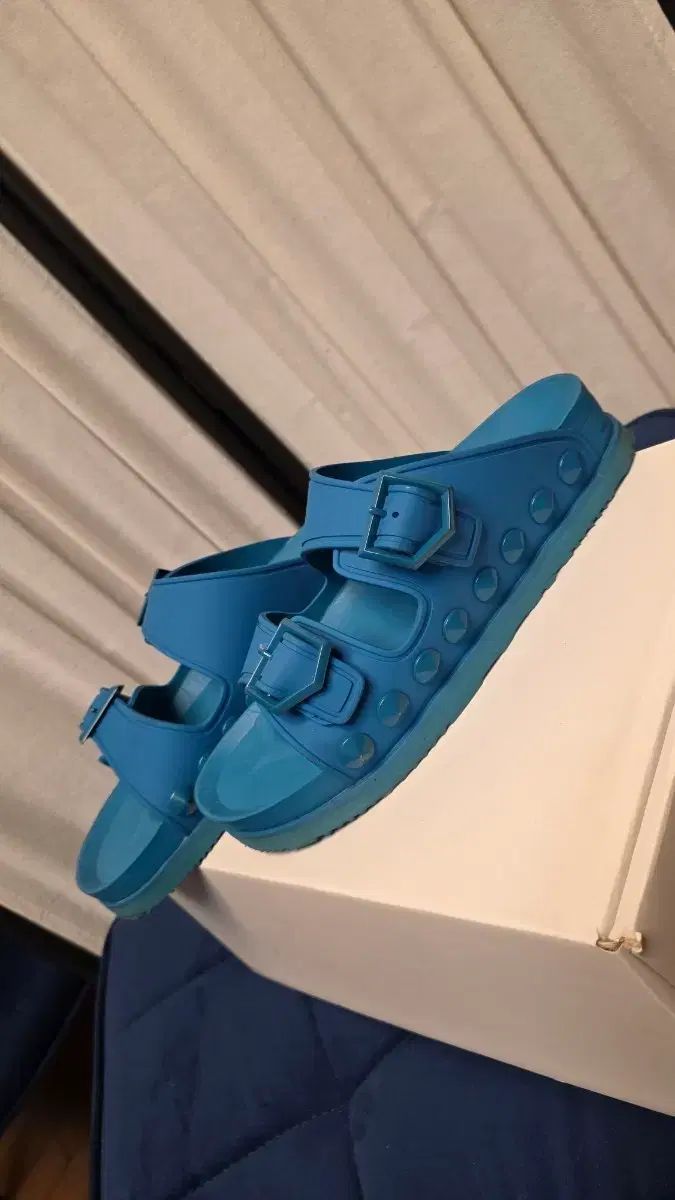 シューコンマボニー スリッパ