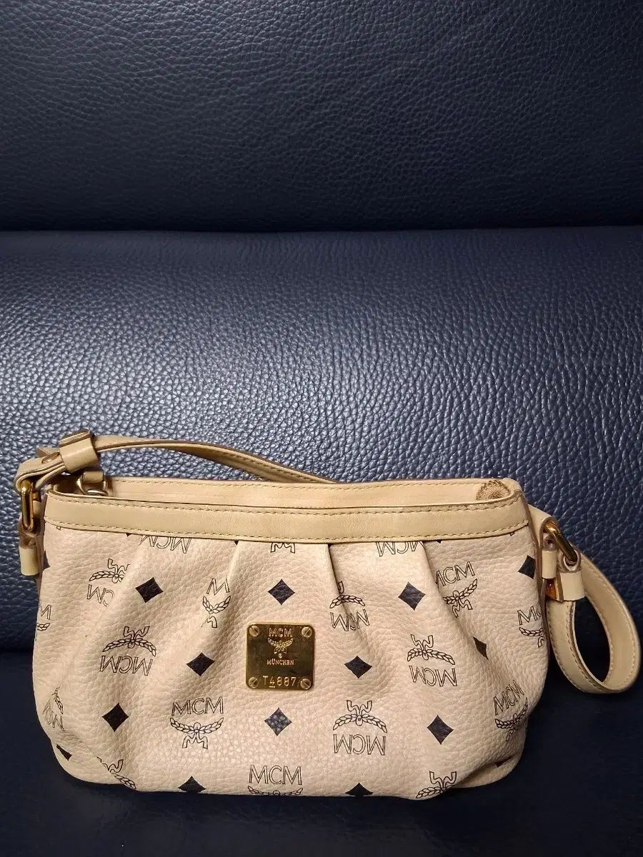 MCM ベージュヴィセトス トート兼ショルダーバッグ