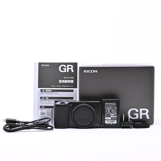 美品＞ RICOH GR III｜高級コンパクトデジタルカメラ｜シャッター数215