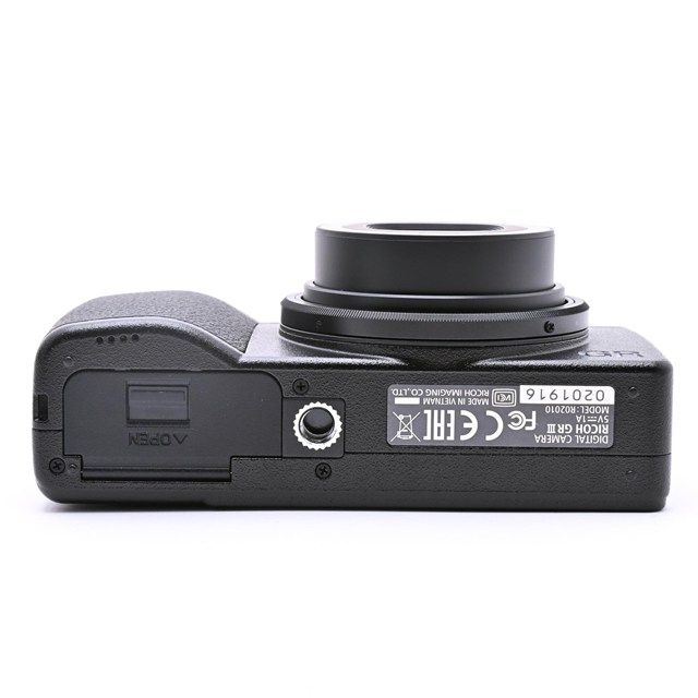 美品＞ RICOH GR III｜高級コンパクトデジタルカメラ｜シャッター数215