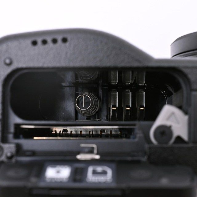 美品＞ RICOH GR III｜高級コンパクトデジタルカメラ｜シャッター数215