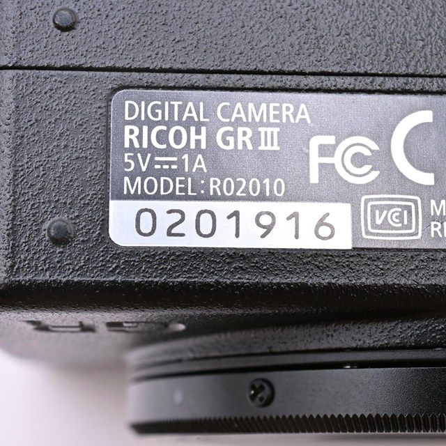 美品＞ RICOH GR III｜高級コンパクトデジタルカメラ｜シャッター数215