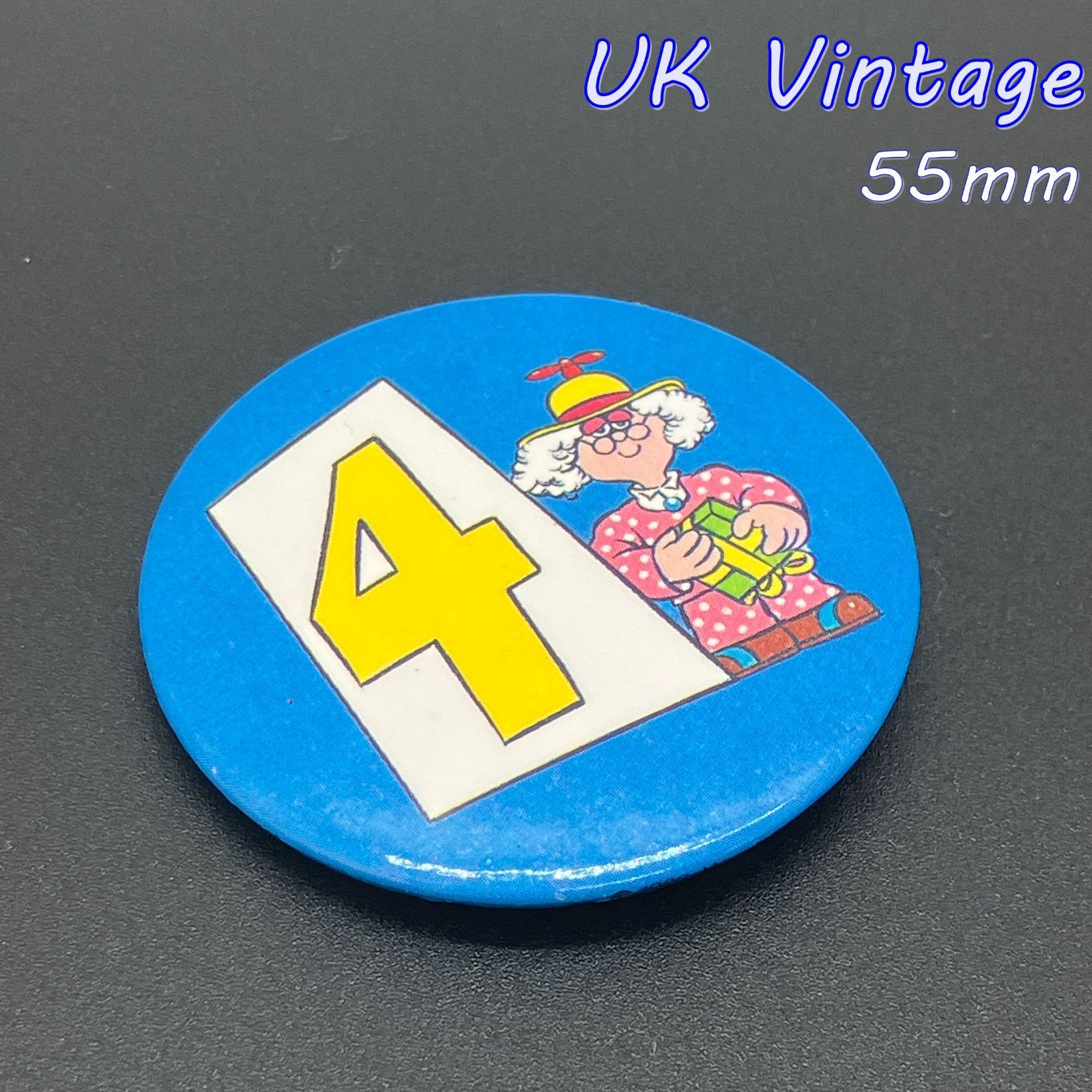 缶バッジ イギリス 輸入 雑貨 ビンテージ 『 4 女性 イギリスの 
