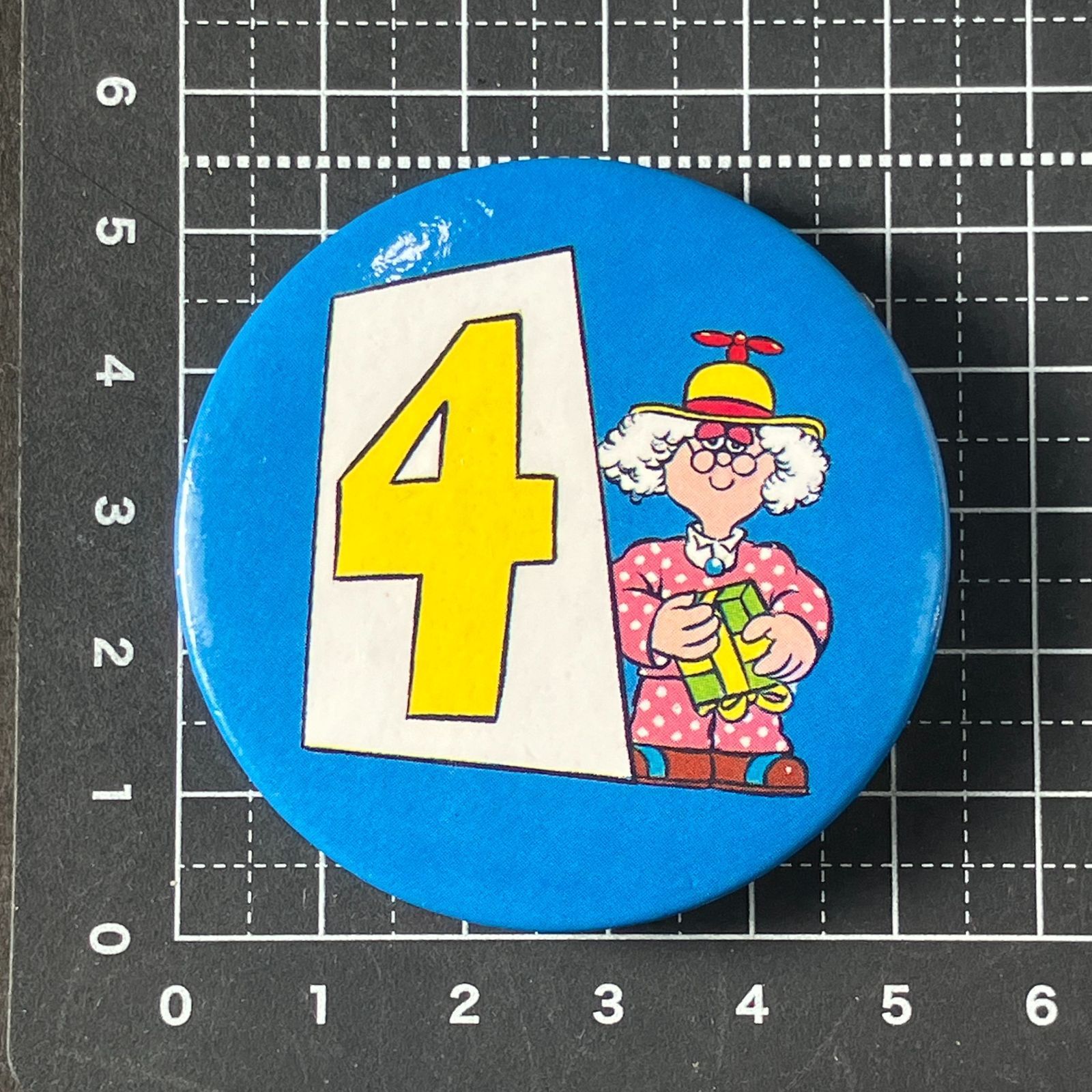 缶バッジ イギリス 輸入 雑貨 ビンテージ 『 4 女性 イギリスの 