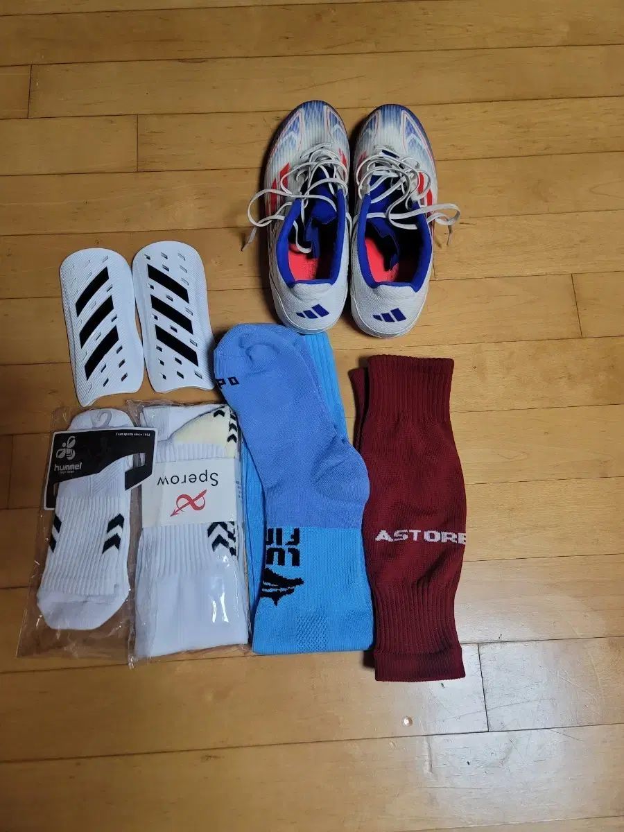 アディダス サッカーシューズ 265