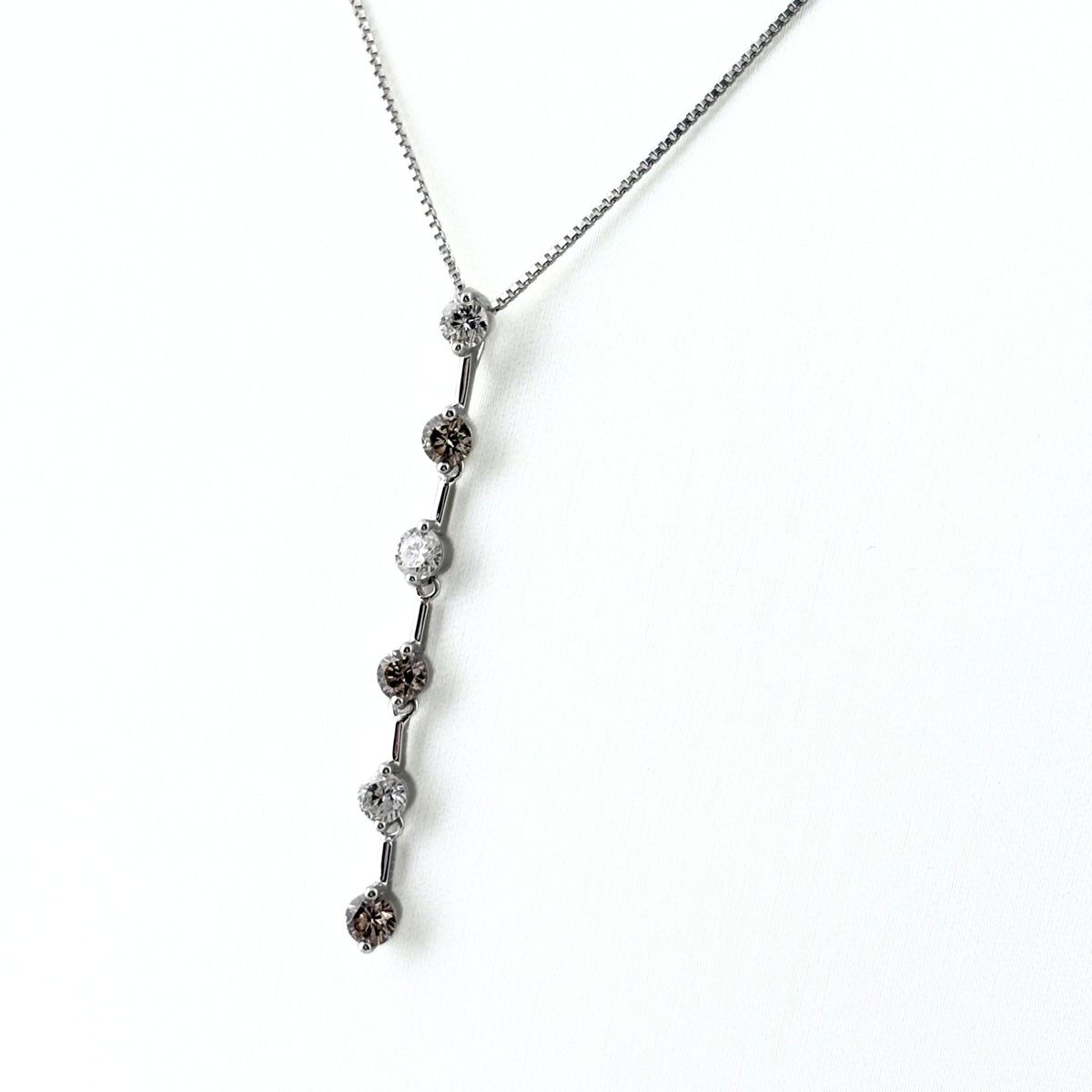 メレダイヤ デザインネックレス WG ホワイトゴールド ペンダント ネックレス K18 WG ダイヤモンド レディース 【中古】