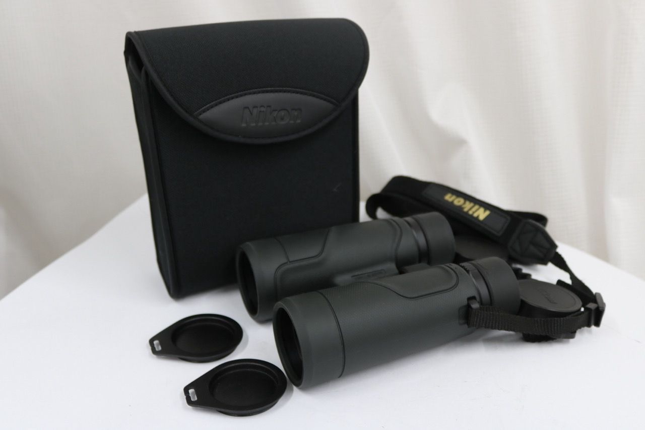 【美品 返品保証】 ニコン Nikon Prostaff P7 8×42 7.2° 双眼鏡 e13748