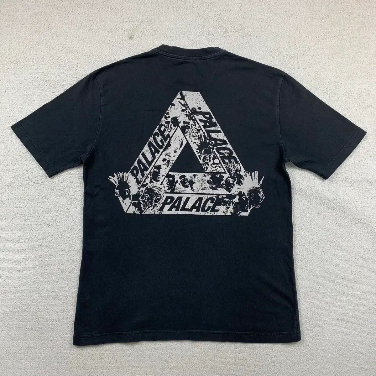 PALACE パレス トライヘズ 半袖 Tシャツ ブラック