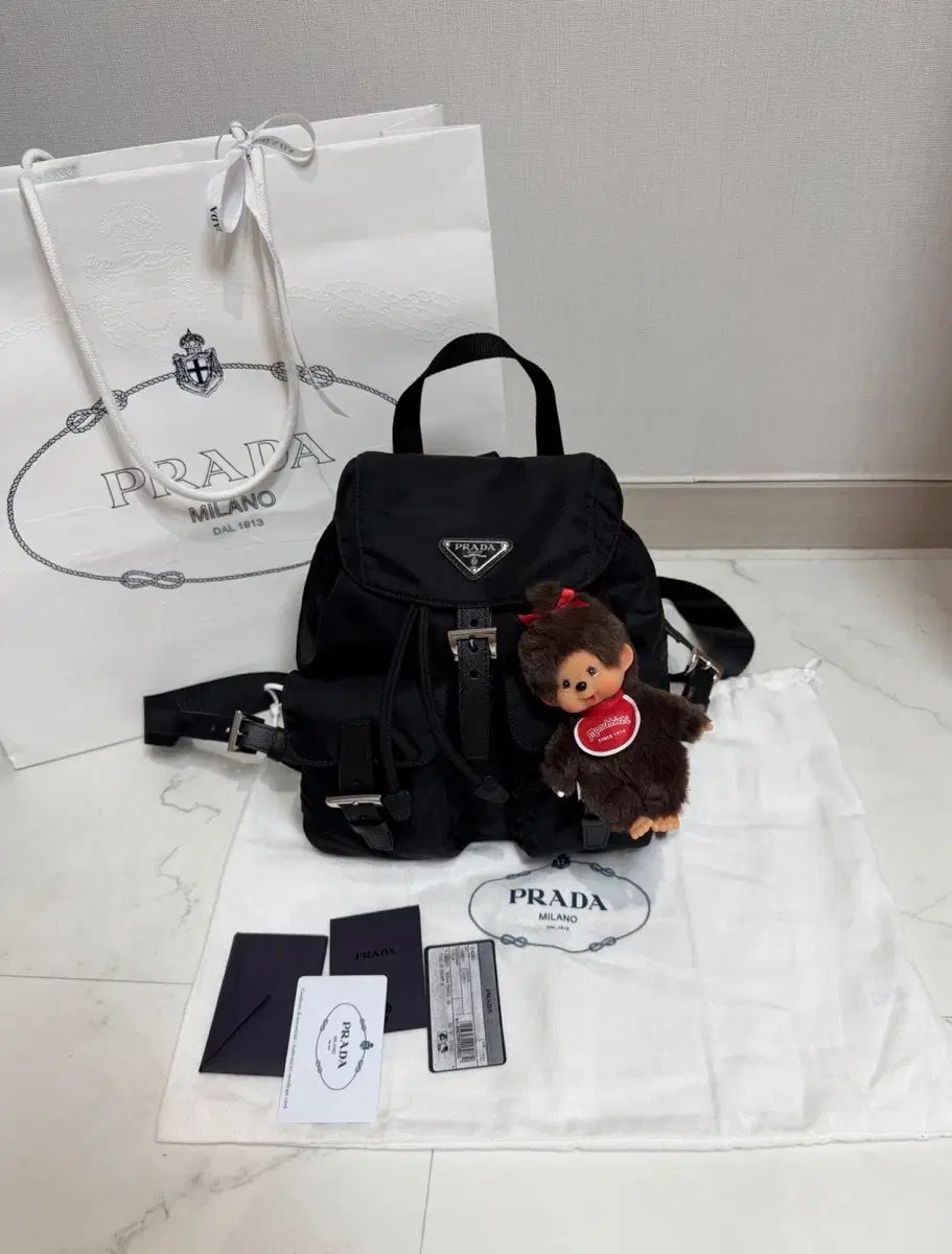 正規品 PRADA プラダ バックパック スモール 新モデル 内蔵チップ 330)