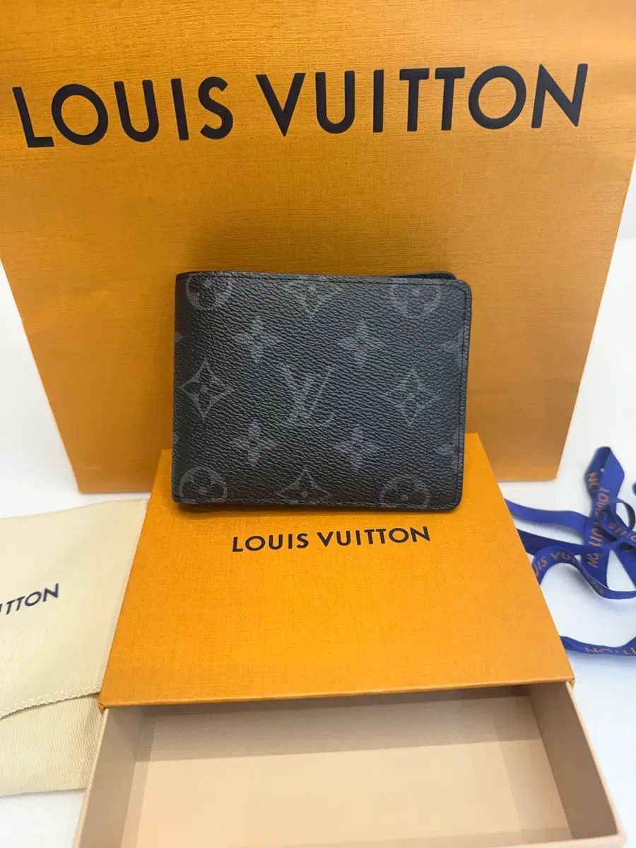 S級/クリーム価80 Louis Vuitton ルイヴィトン モノグラム エクリプス 二つ折り財布 カードウォレット