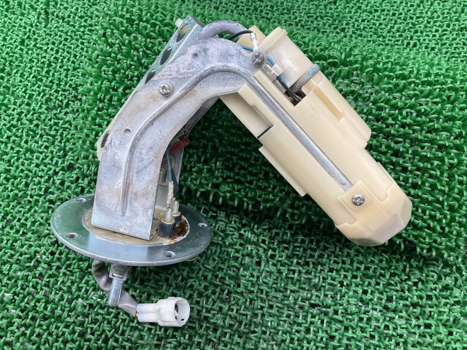 GSX250R フューエルポンプ 48H スズキ 純正 中古 DN11A GSR250 GJ55D 燃料ポンプ rJ