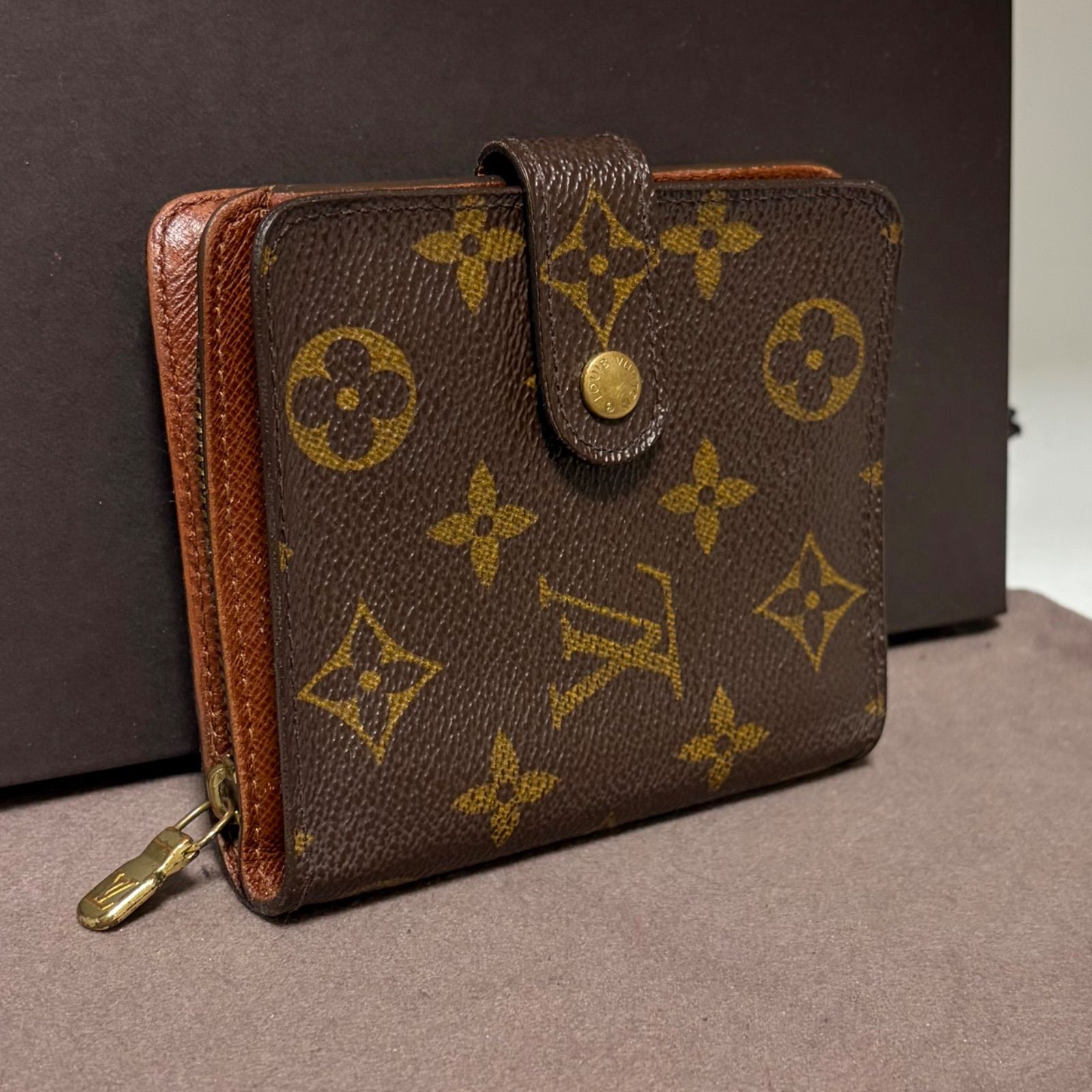 d46 コンパクトジップ　モノグラム　Louis Vuitton　ルイヴィトン　二つ折り財布