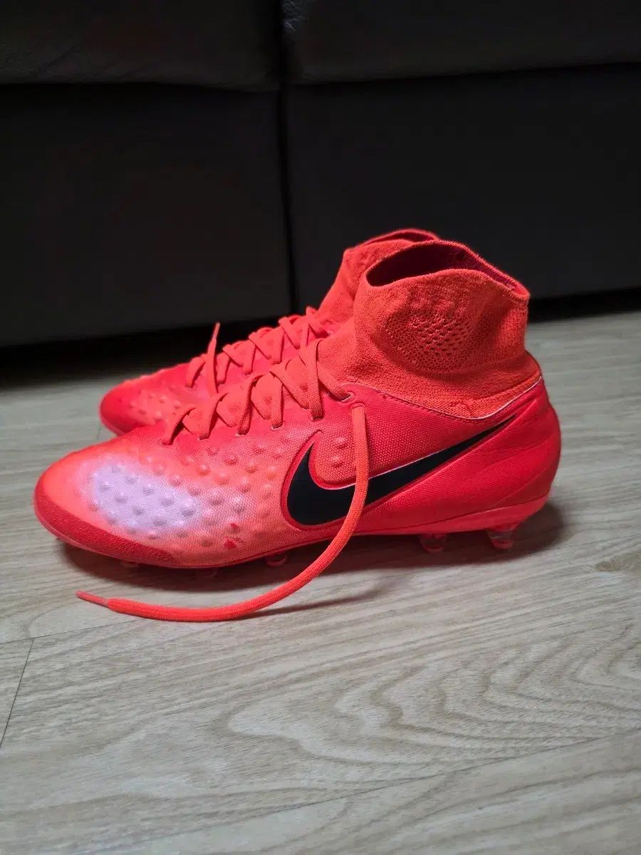 NIKE ナイキ マジスタ OF スポーツブラ FG 265 オレンジ 出品