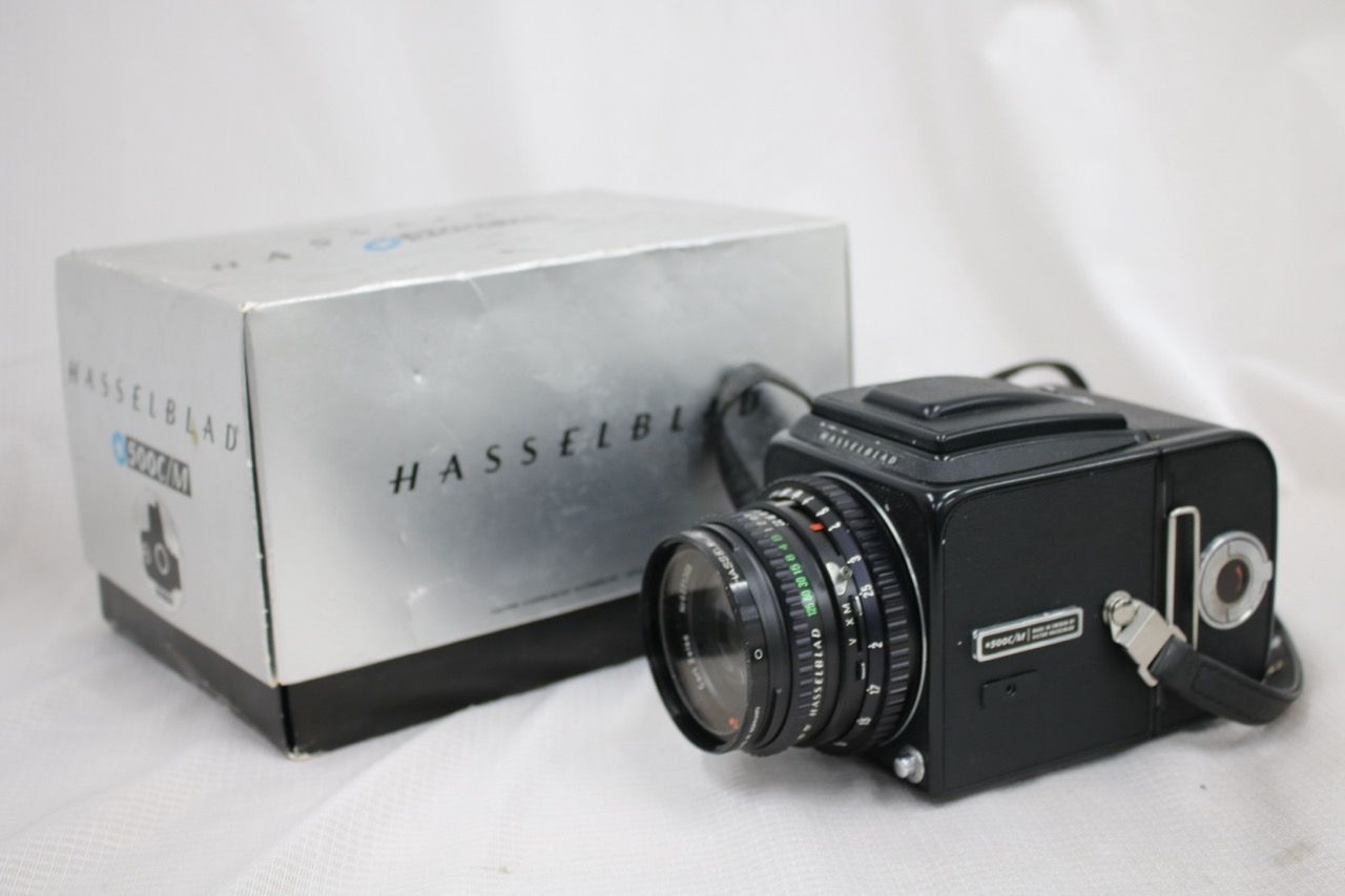 【返品保証】 【希少元箱付き】 ハッセルブラッド Hasselblad 500C/M + Planar 80mm F2.8 中判カメラ e13783