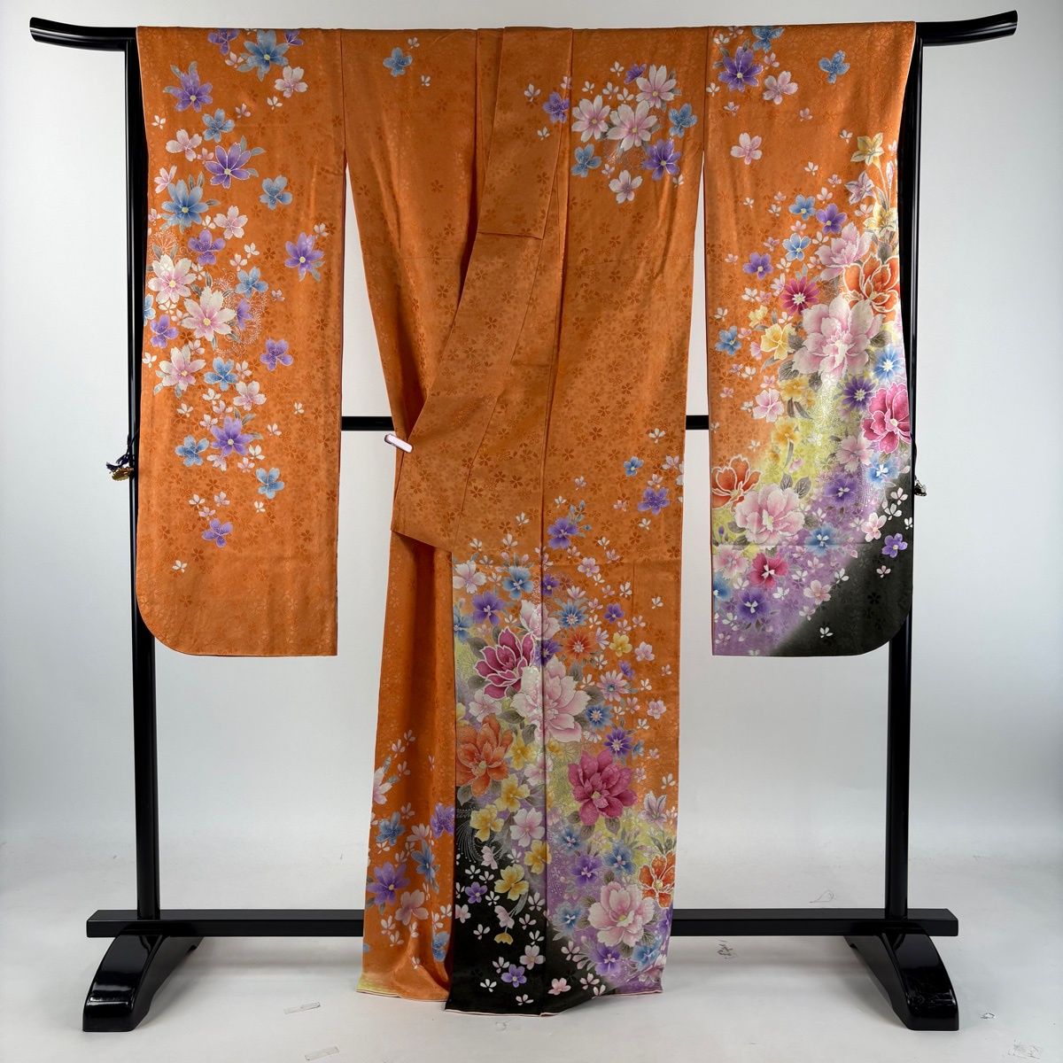 【美品】 振袖 身丈166.5cm 裄丈66cm M 袷 草花 幾何学模様 金糸 銀彩 オレンジ 正絹 逸品 【中古】