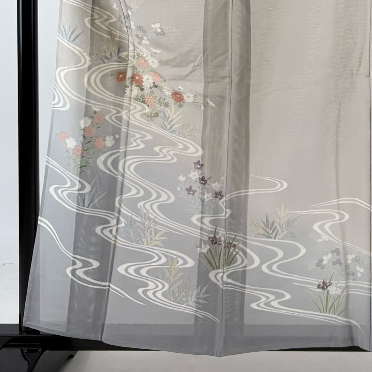 訪問着 身丈159cm 裄丈64cm M 薄物 絽 草花 流水 金彩 ぼかし 灰色 正絹 秀品 一つ紋 【中古】