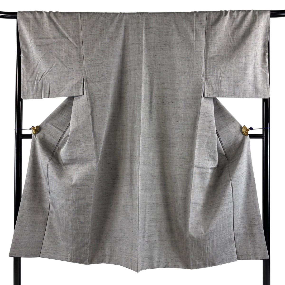 【美品】 男着物 身丈138.5cm 裄丈67.5cm S 袷 アンサンブル 紬 灰色 正絹 秀品 【中古】