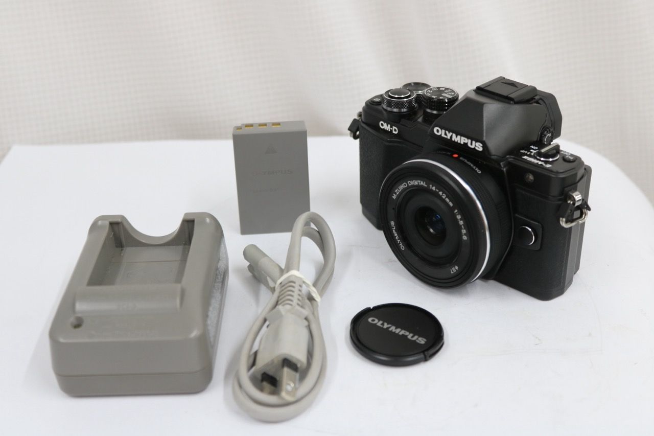 【返品保証】 【シャッター366回】オリンパス Olympus OM-D E-M10 II ブラック M.ZUIKO 14-42mm F3.5-5.6 ミラーレス一眼 e13814