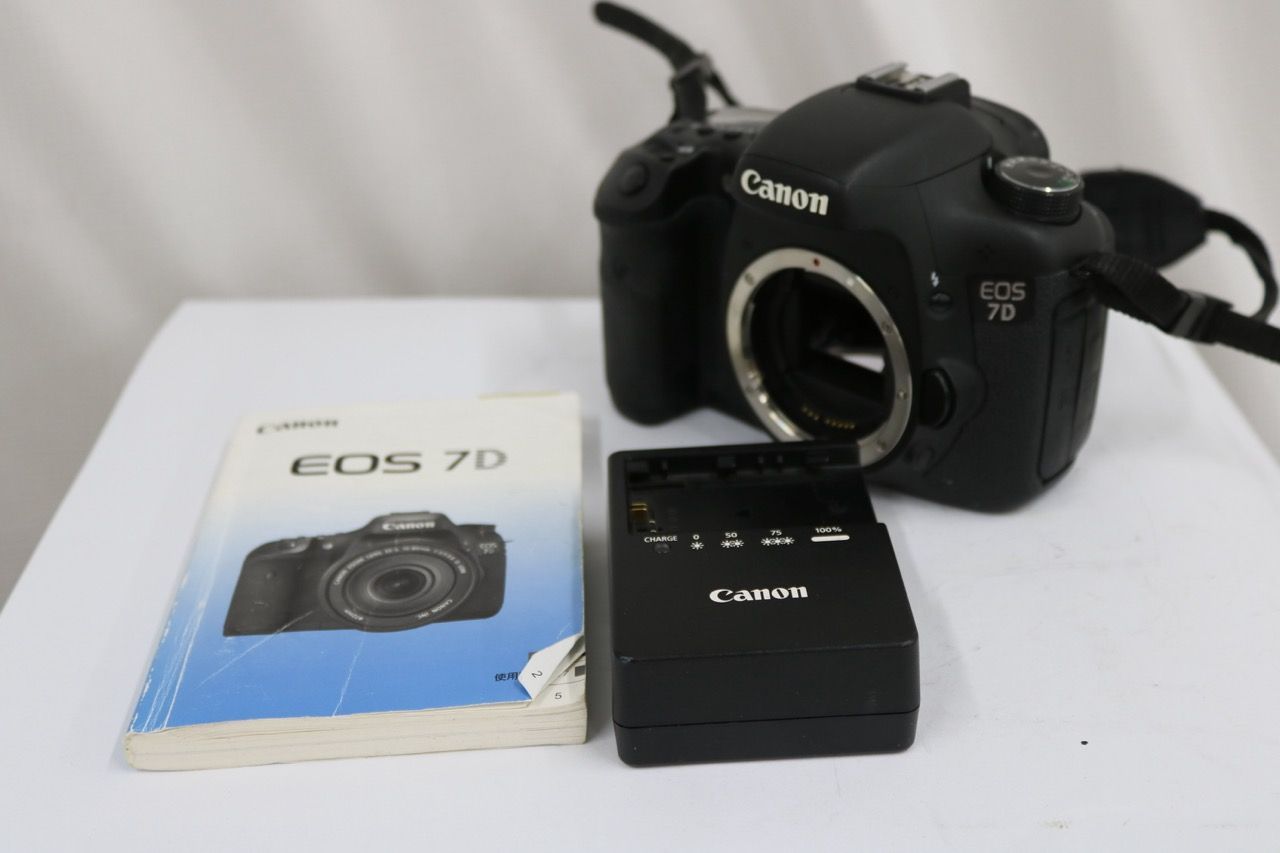 【返品保証】 【シャッター65883回】キャノン Canon EOS 7D デジタル一眼 ボディ e13816