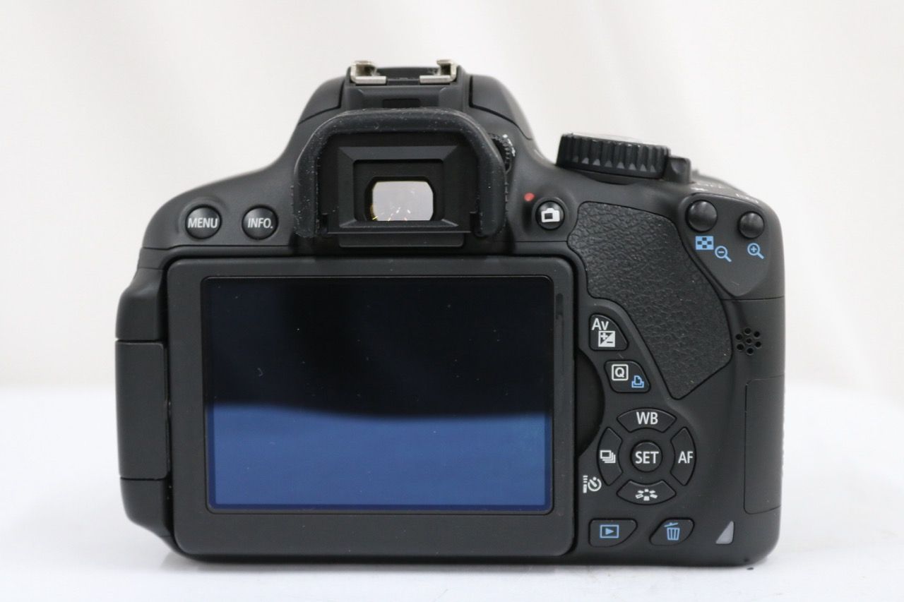 【美品 返品保証】 【シャッター3292回】キャノン Canon EOS Kiss X6i デジタル一眼 e13821