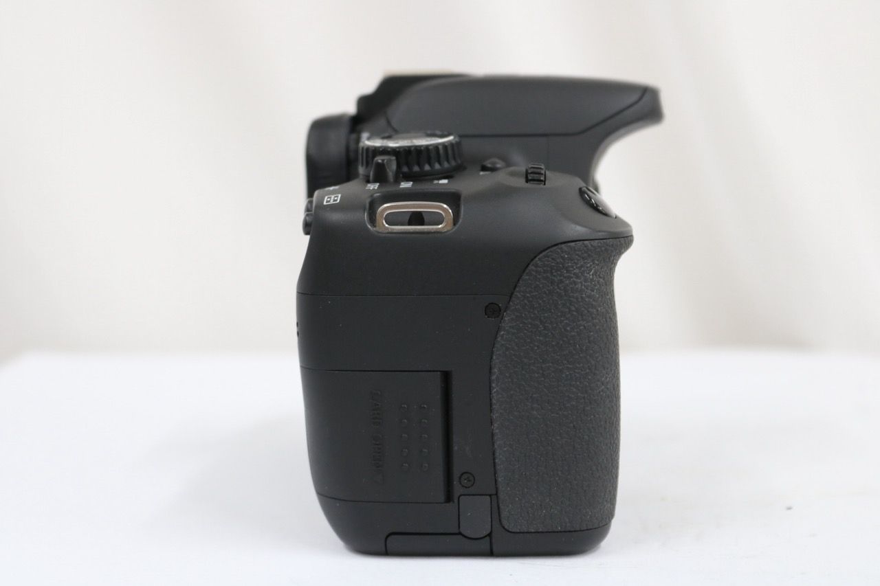 【美品 返品保証】 【シャッター3292回】キャノン Canon EOS Kiss X6i デジタル一眼 e13821