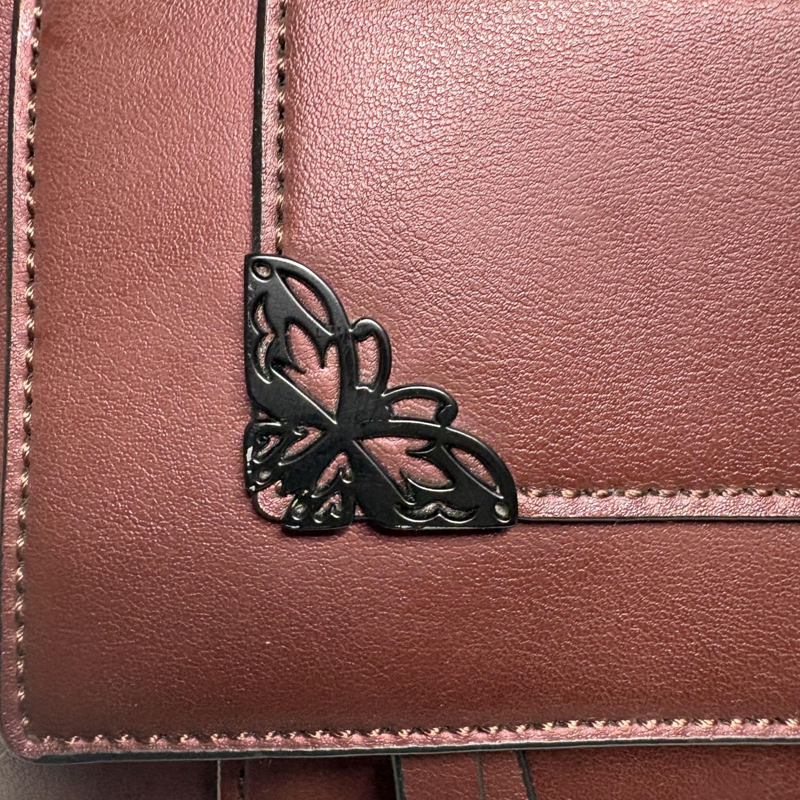 ANNA SUI（アナスイ）バタフライモチーフ フラップポケット レザー