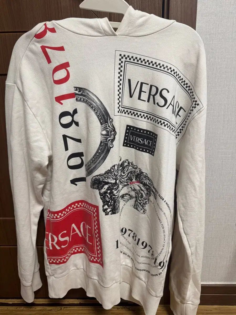 正規品/人気 ヴェルサーチェフ--ドTシャツ 1978 新品 65,689円