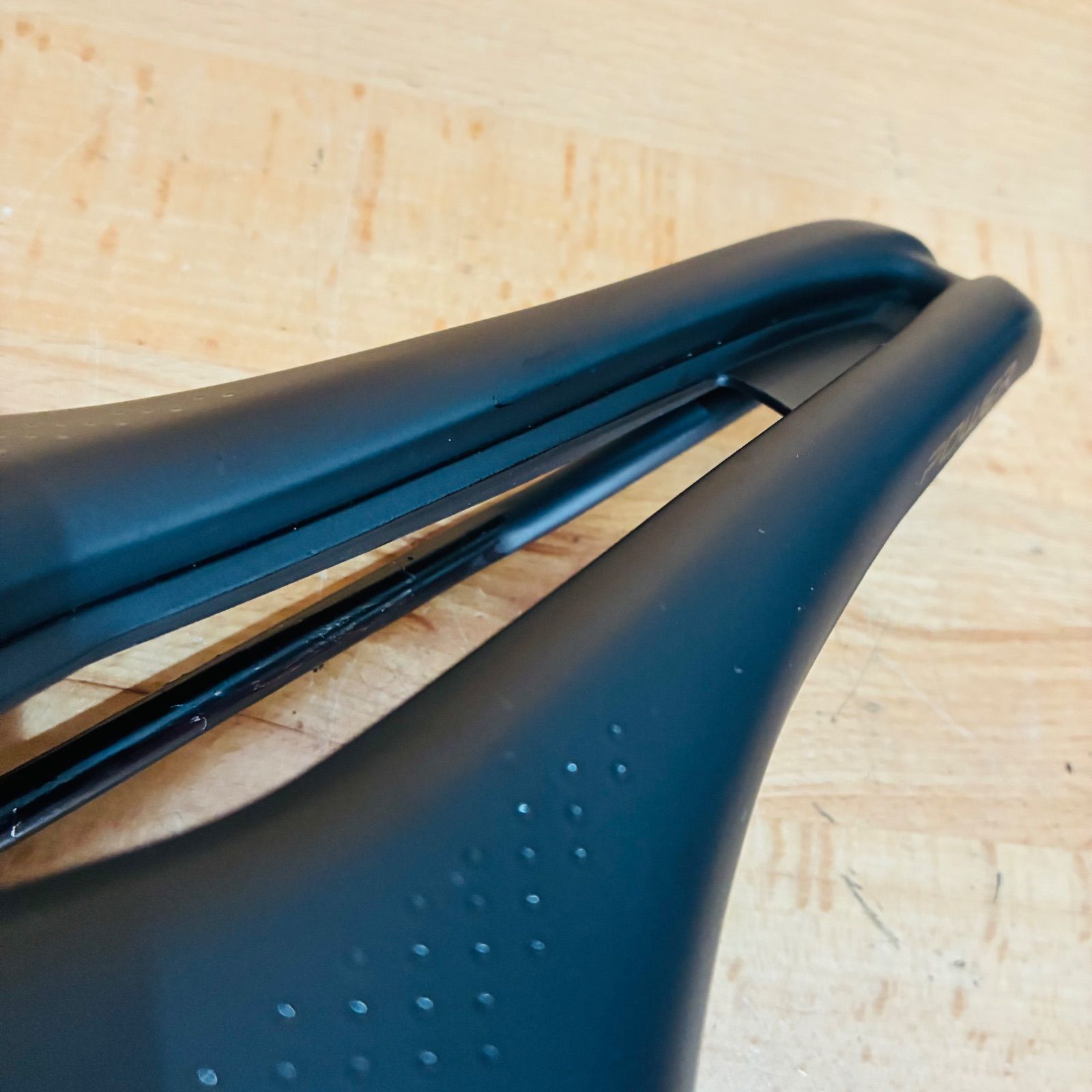 即発送】 SPECIALIZED POWER EXPERT サドル スペシャライズド HOLLOW