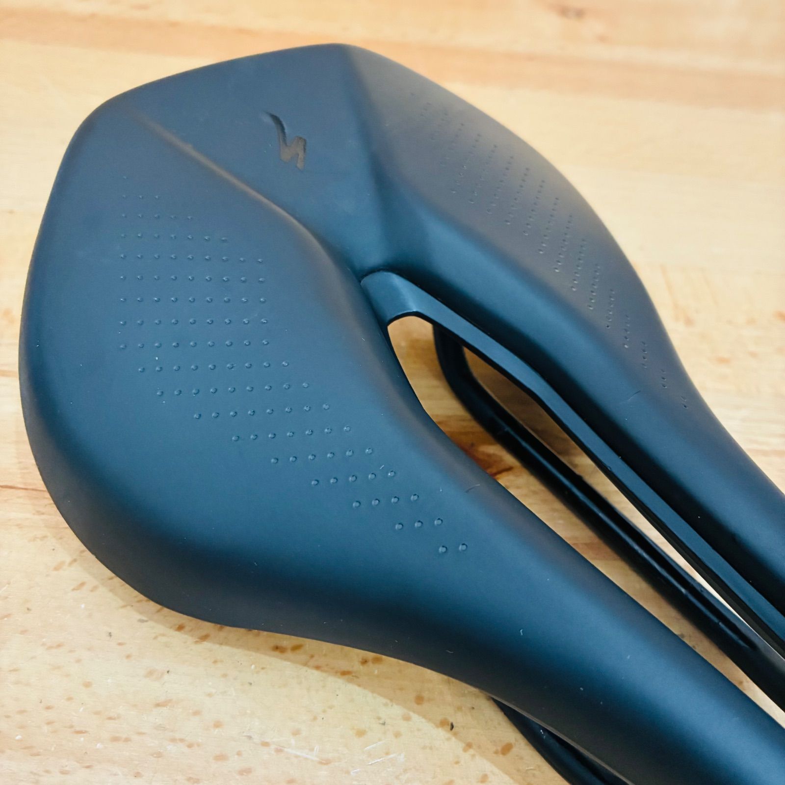 即発送】 SPECIALIZED POWER EXPERT サドル スペシャライズド HOLLOW