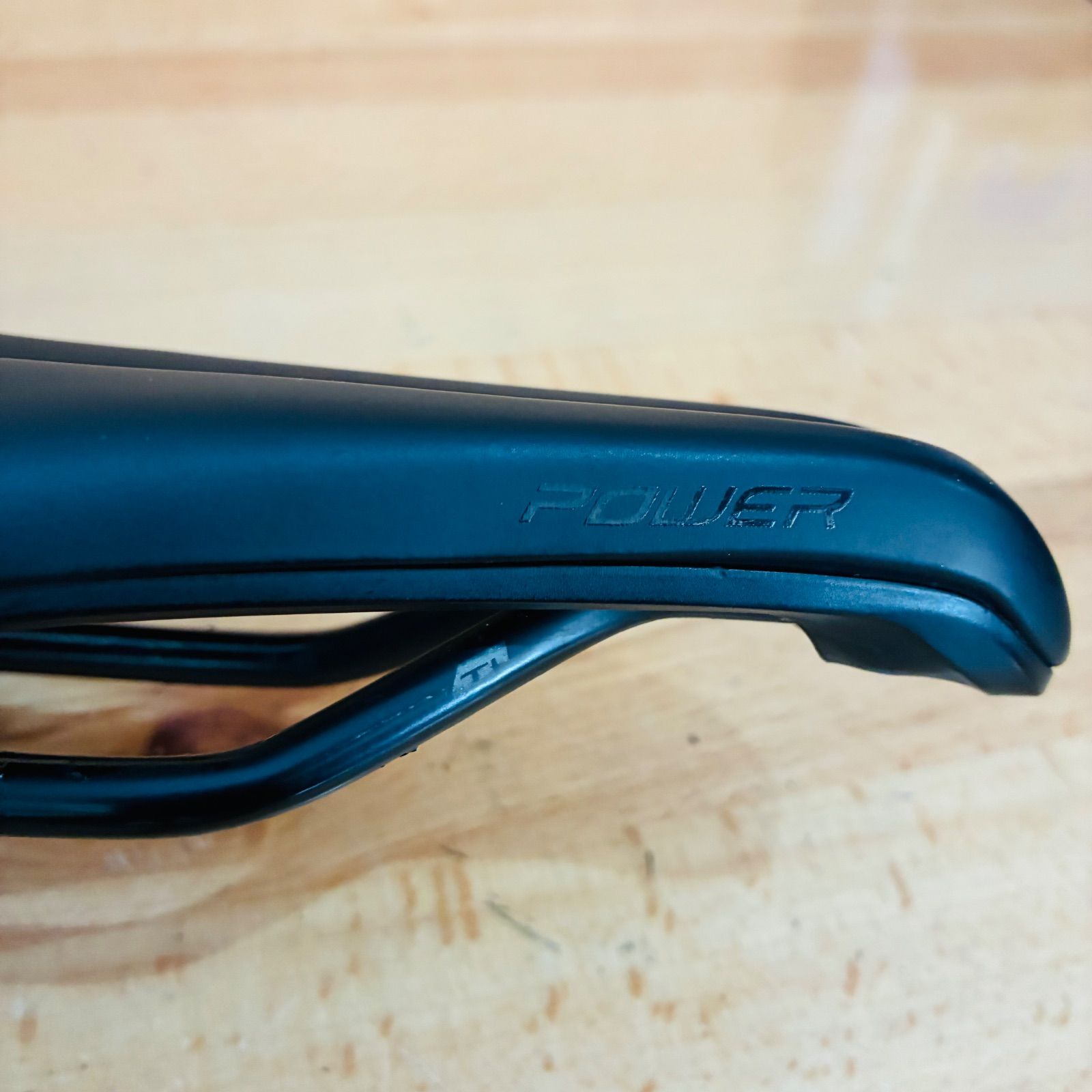 即発送】 SPECIALIZED POWER EXPERT サドル スペシャライズド HOLLOW