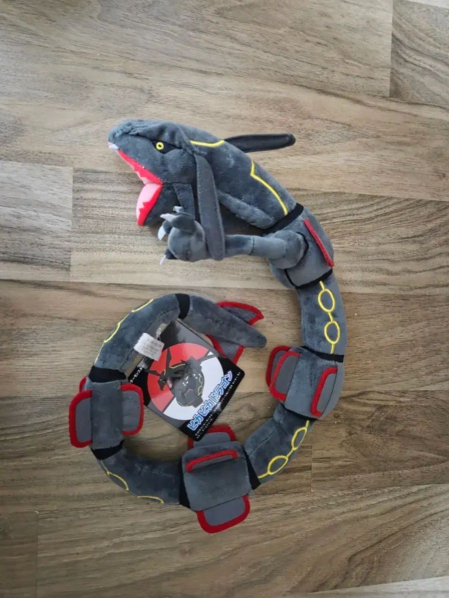 ポケモン 色違い レックウザ 正規品 ぬいぐるみ 出品