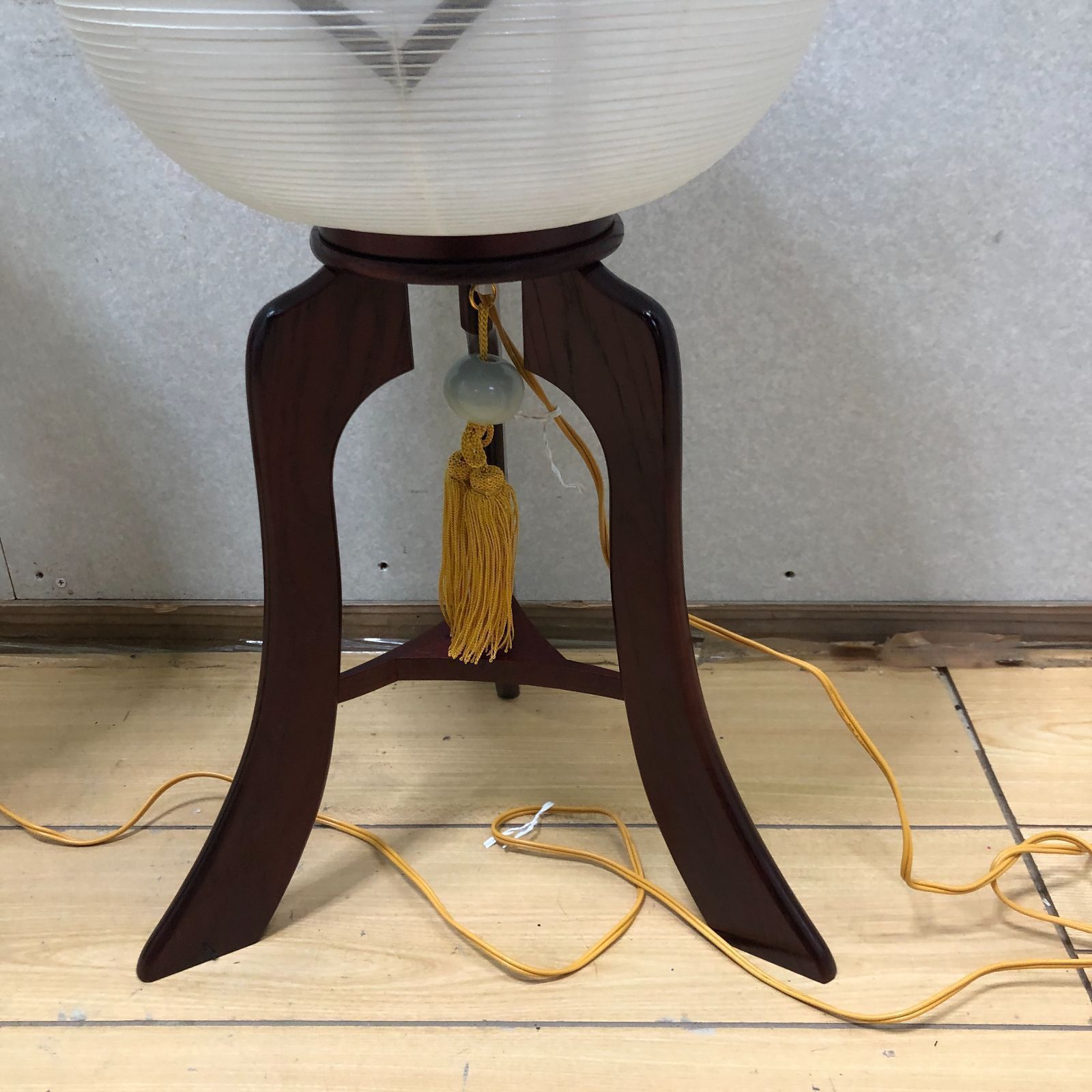 送料無料 特撰岐阜提灯 10号ワイン 白絹二重張 家紋入り 一対 ペア 床置き型 コード式 中間スイッチ付 250811-3 送料無料 特撰岐阜提灯 10号ワイン 白絹二重張 家紋入り 一対 ペア 床置き型 コード式 中間スイッチ付 250811-3